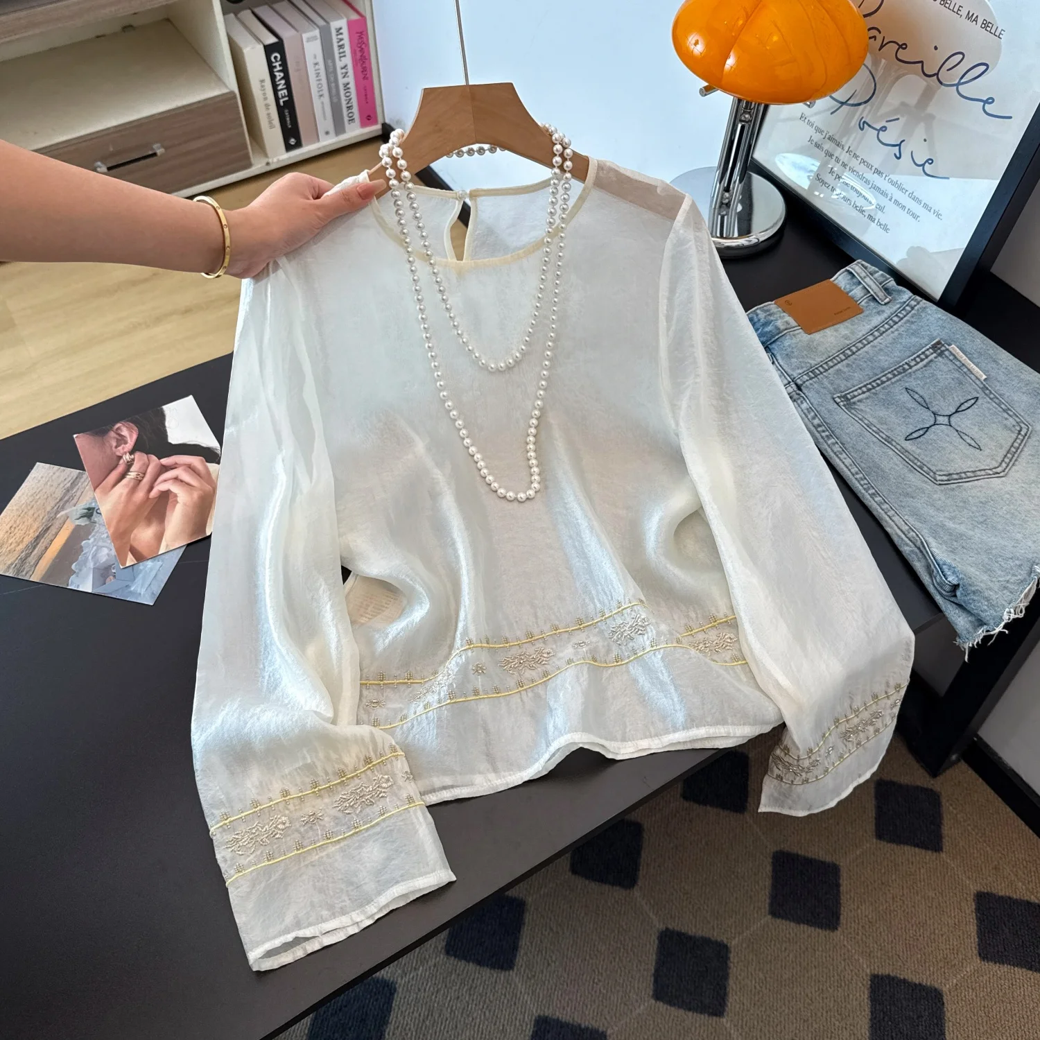 New Chinese Style Loose Long Sleeve round Neck Embroidered Top Ladies Fashionable Versatile Improved Design Autumn Season