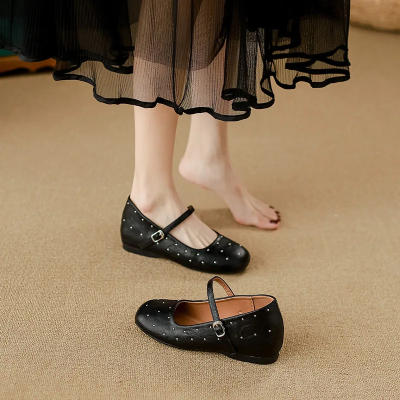 ローヒール革の女性の靴浅い口の女性の靴リベットスタッド高さの増加バレエフラット下駄プラットフォーム本物のル