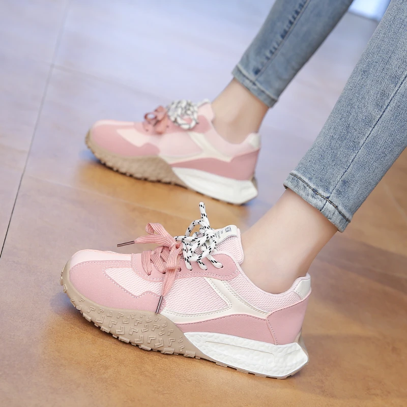 أحذية رياضية كاجوال جديدة للربيع والخريف خفيفة الوزن قابلة للتنفس ومثيرة وبسيطة ومتعددة الاستخدامات ومريحة للنساء