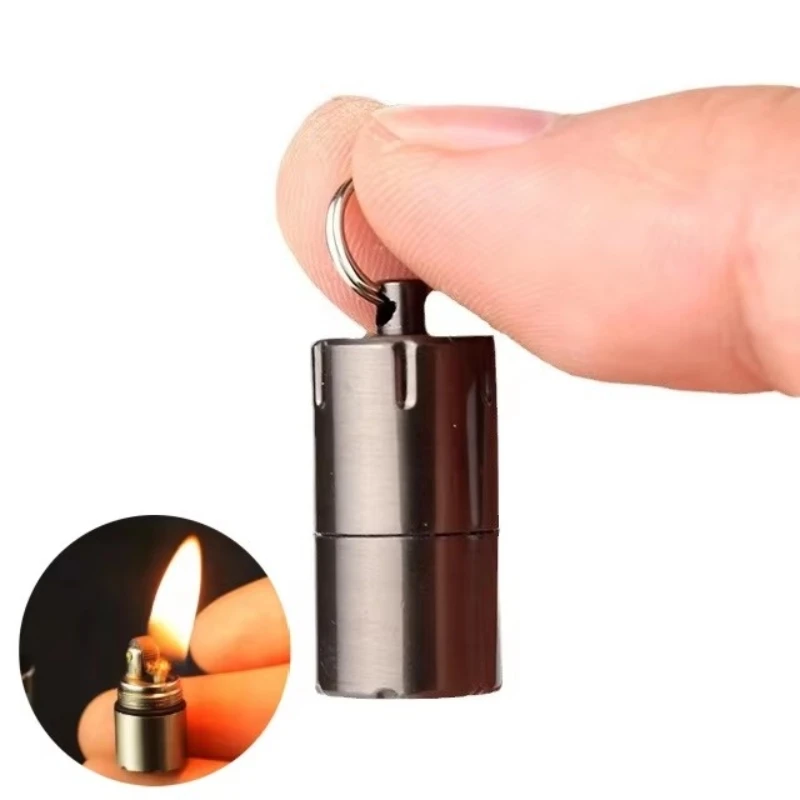 

Mini Keychain Kerosene Lighter, Outdoor Portable Igniter, Smoke Lighter, Metal Windproof Pendant, Men's Practical Tools Key Ring