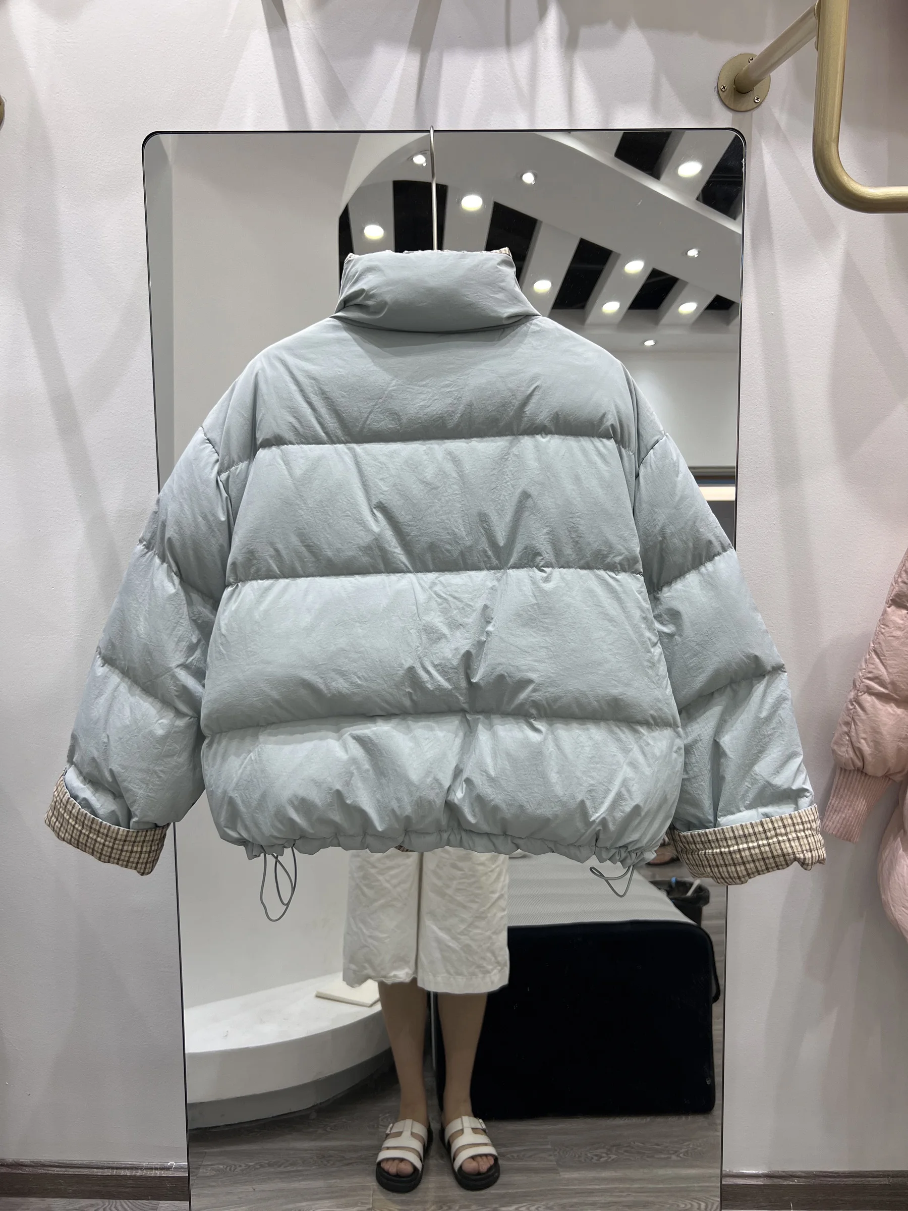 Chaqueta de plumón para mujer, chaqueta con cuello levantado a la moda, empalme para ir al trabajo, invierno 2025