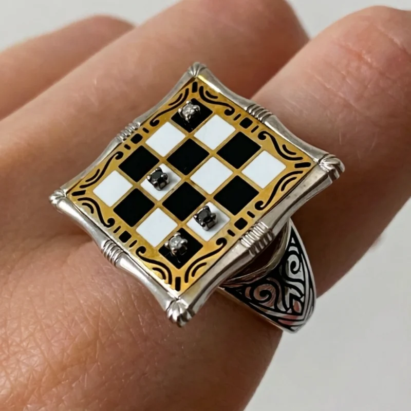 Gothic Style Vintage Checkerboard Design Synthetic Zirconia Artistic Ring for Women Fashion Personality Banquet Festival Jewelry