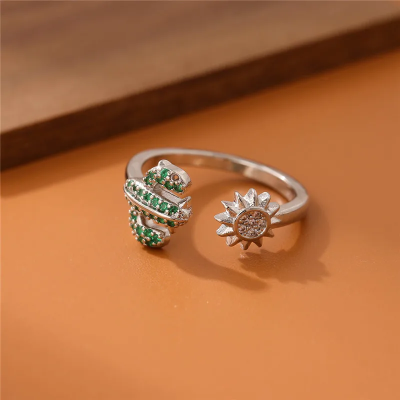 Simple Fashion New Cactus Rhinestone Sun Open Rings For Women Girl High Quality Jewelry LR323