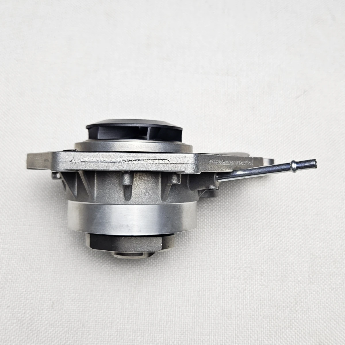 Engine Cooling Water Pump for VW Touareg AUDI A4 A5 A6 A8 Q5 06E121018K 06E121018N 06E121018F 06E121016Q
