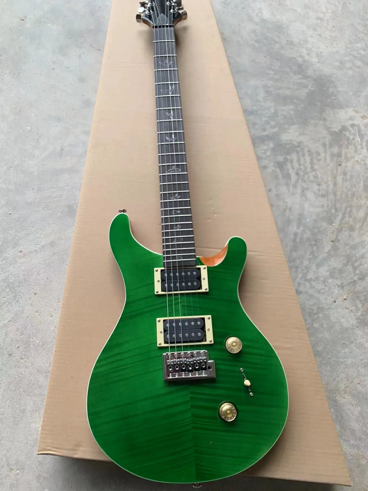 PRS electric guitar has a very good timbre and feel, with mahogany and free shipping.