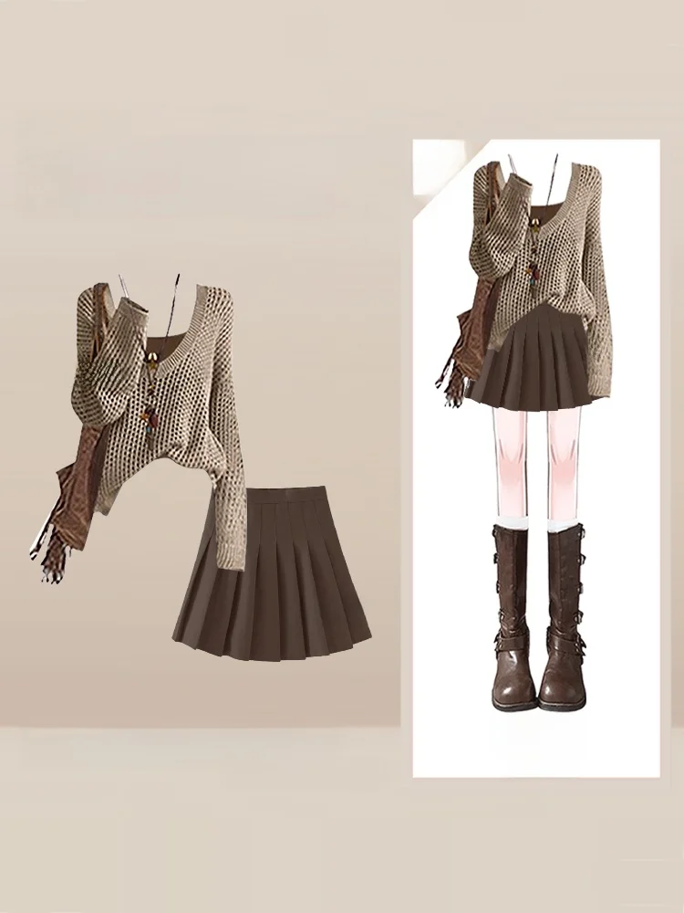 

Осенне-зимний комплект из двух предметов: вязаная накидка в стиле русалки и короткая юбка в студенческом стиле с длинными рукавами и V-образным вырезом