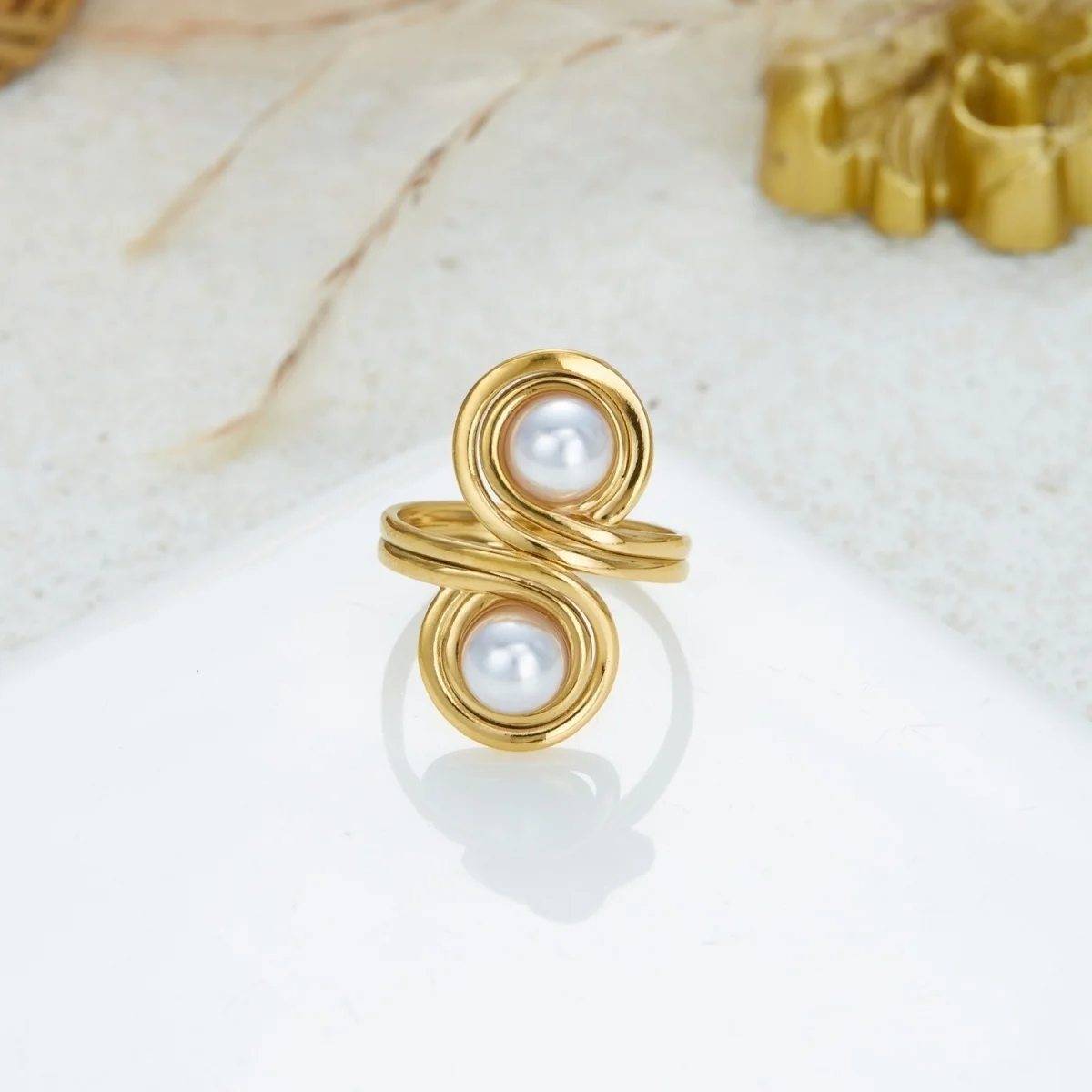 Französische Vintage-Fingerringe mit hohlem, gewelltem Design, imitierten Perlen und Spiralblatt-Motiven für Damen und Herren, im Nischenstil, geometrischer Ring, ästhetischer Schmuck. – Detail 20