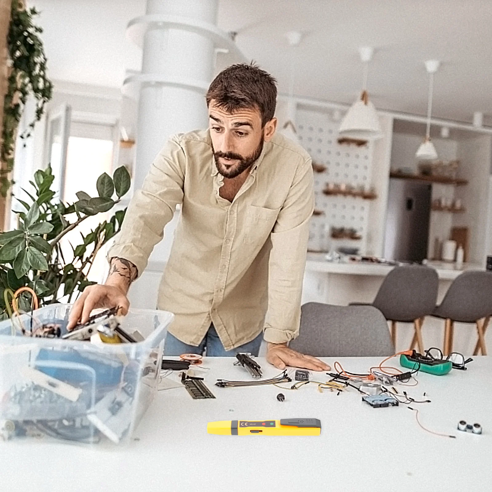 Voltage Tester Pen Non-Contact Electric Test Pencil with Self-Check Function Flashlight for Industrial Home Electrical