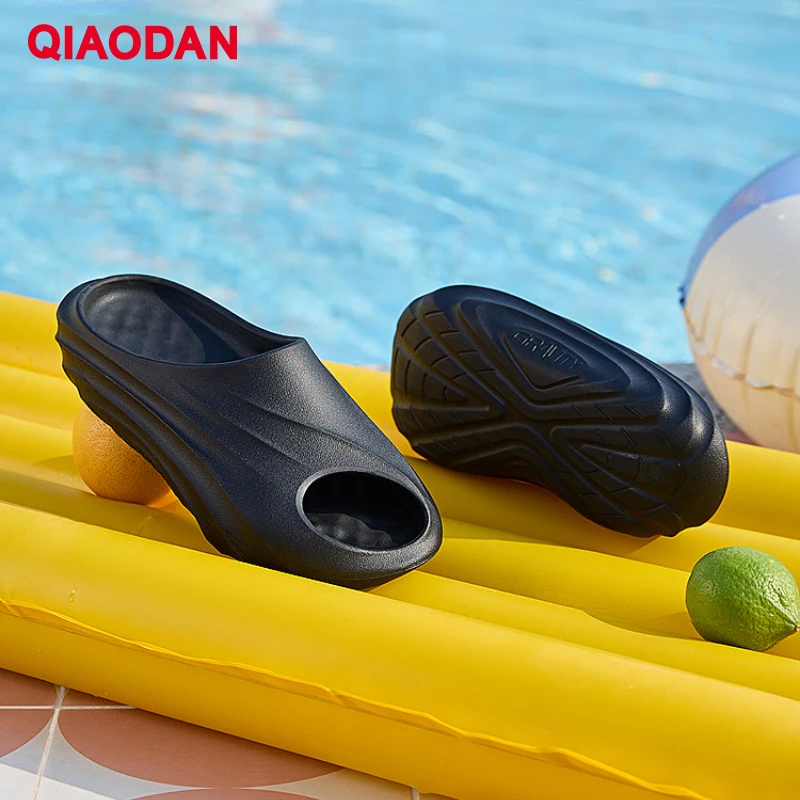 QIAODAN-Sandalias de playa transpirables para hombre, zapatos informales, cómodos y ligeros, amortiguadores, de alta calidad, XM25241101, novedad de