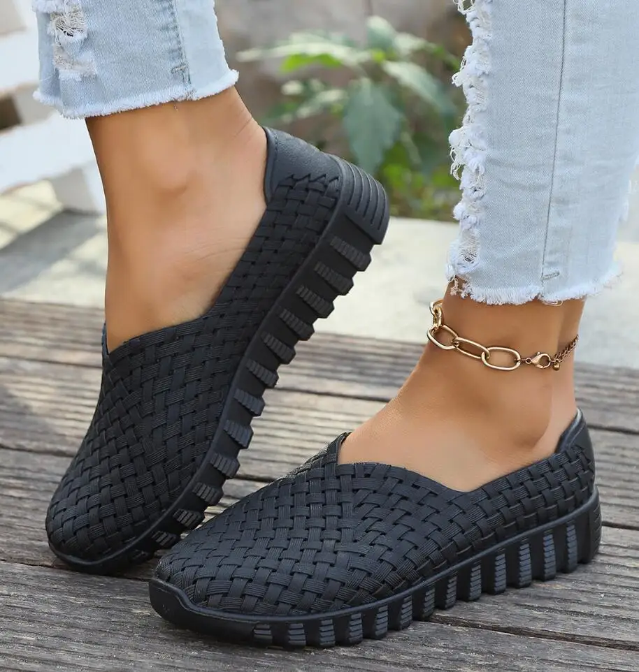 2024 Summer Flat Light Fashion Woven Women\'s Shoes Large Size Soft Sole Mother Leisure Hollow Out Cloth Shoes Sports Shoes