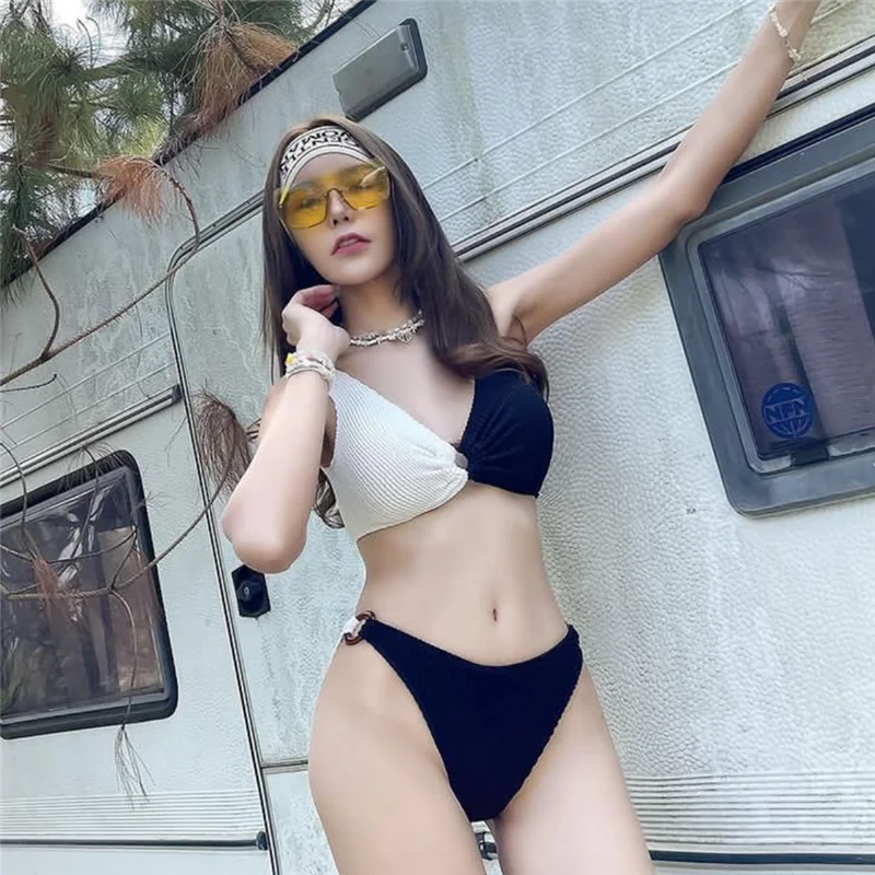 

2023 Bikini Swimsuit Women's Ins Style Contrasting Color Patchwork Swimsuit Sexy Small Chest Gathered Fashion Swimsuit