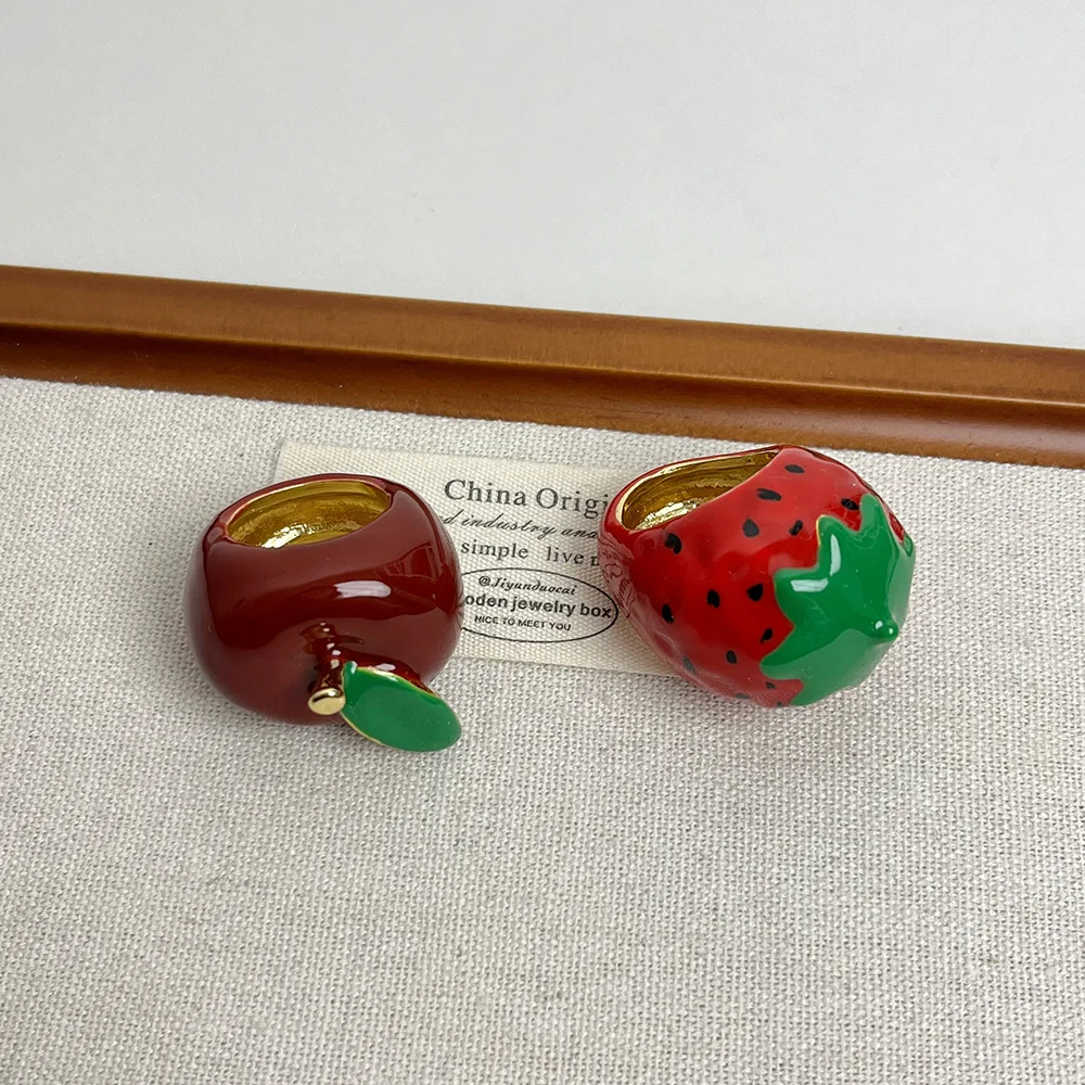 HanZhi Vintage Red Enamel Drip Oil Apple Strawberry Large Ring Cute Sweet Delicate Chunky Y2K Jewelry New Design for Women ﻿