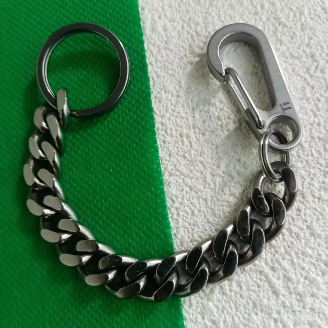 

10.5mm Pure Titanium Motorcycle Anti-Theft Chain Keychain - Durable Heavy-Duty Security Accessory, Anti-Rust Hypoallergenic for