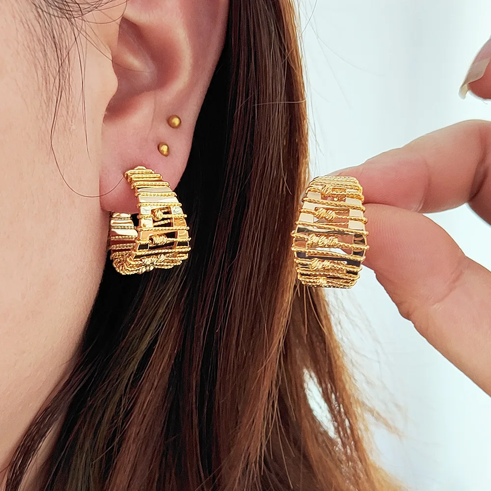 INS Style Vintage C Shape Earrings 18K Gold Plated Copper Niche High End Sense Wholesale Classic Personalized Earrings For Girls