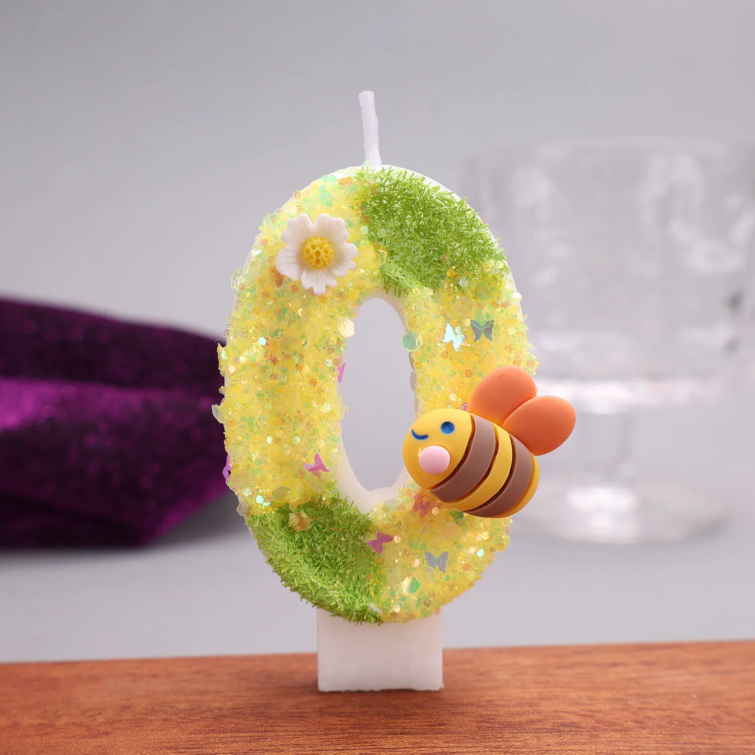 Yellow-green digital candles, small bee daisy decorated candles, party gifts, birthday and anniversary candles
