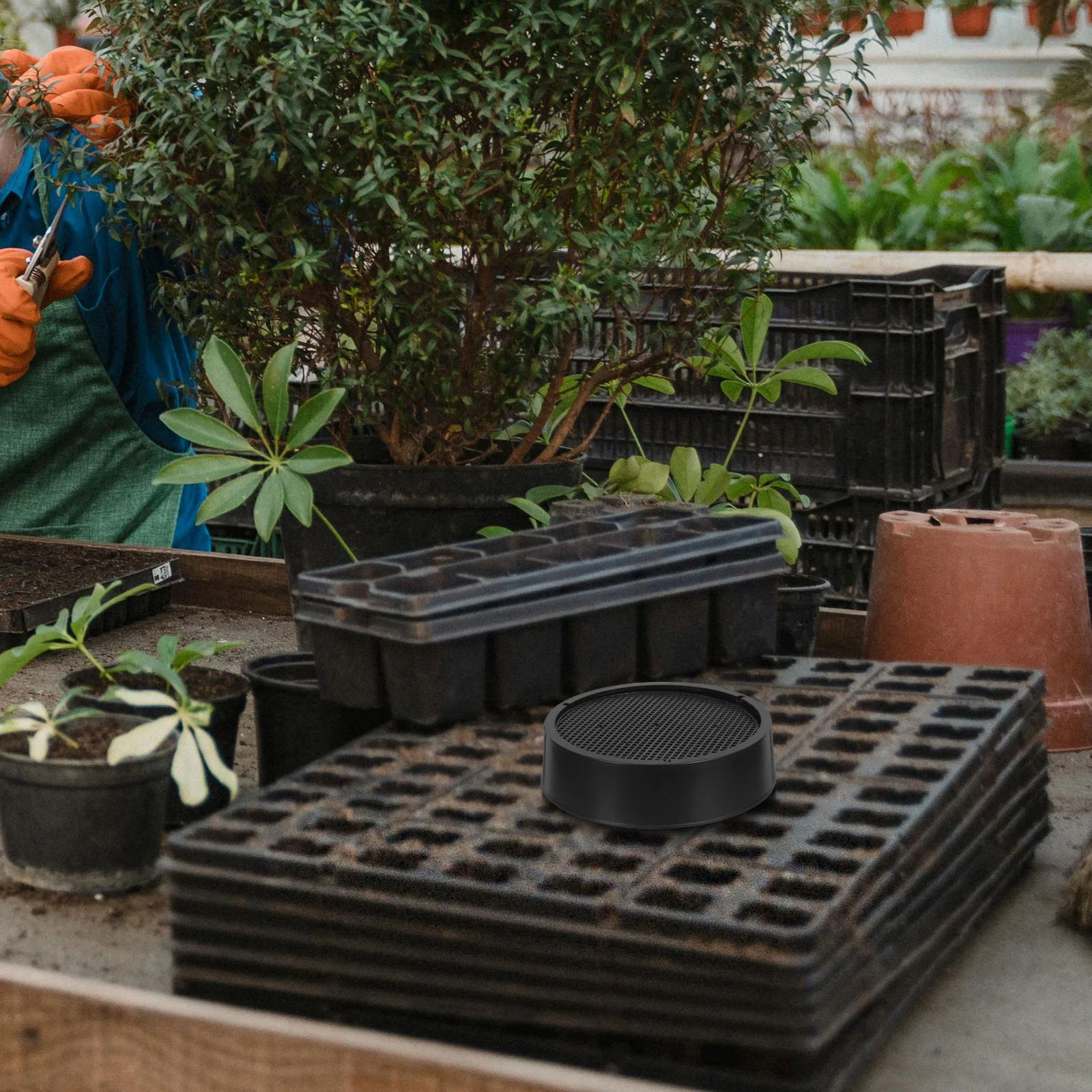 

2Sets Soil Sieve Set Garden Sifting Pan Plastic Gardening Tool Soil Sifter with 3 Mesh Sizes Coarse Medium Fine for Balcony