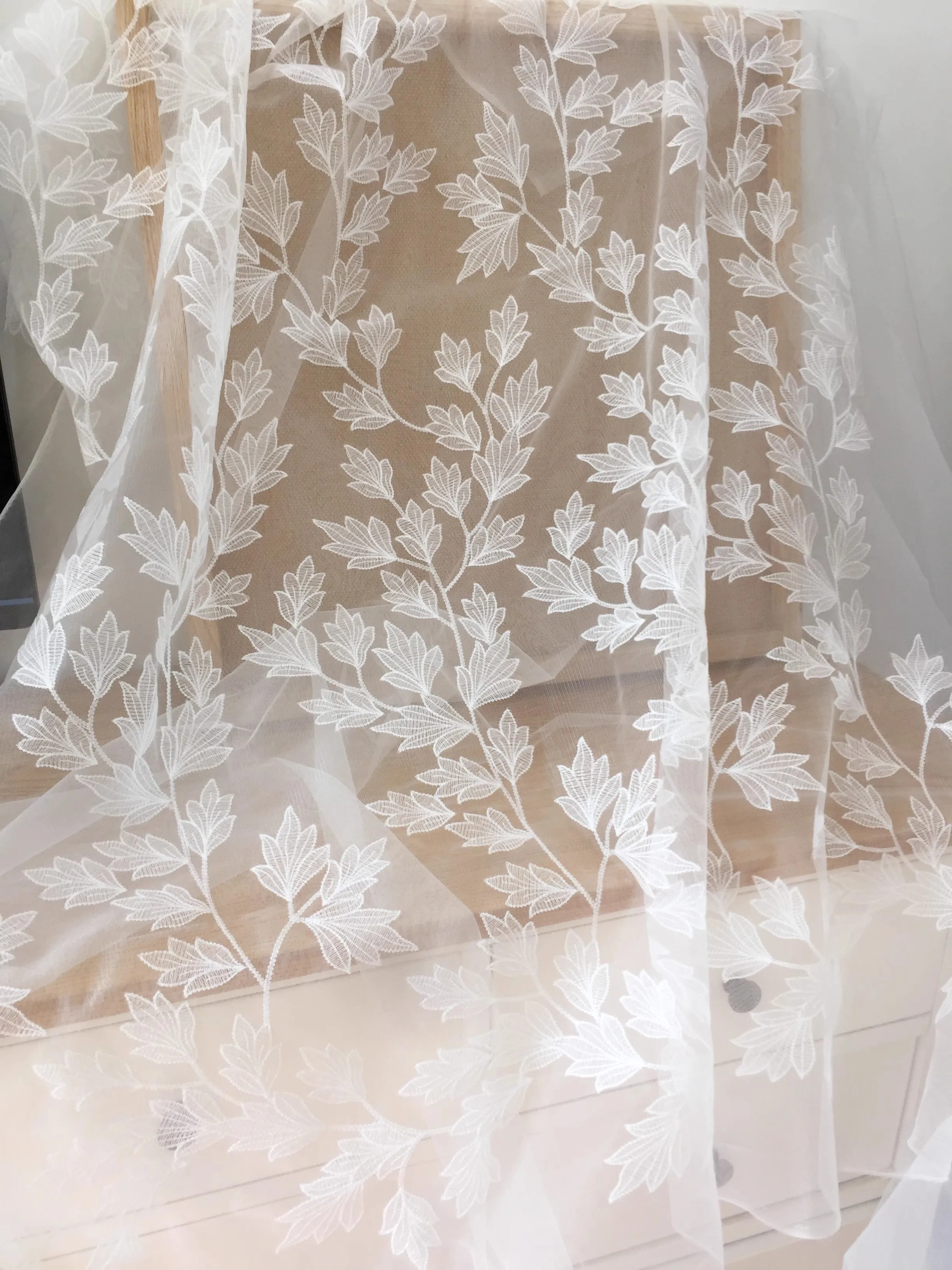 

1yard Fish silk thread leaf lace tela DIY high-end wedding dress accessories fabric