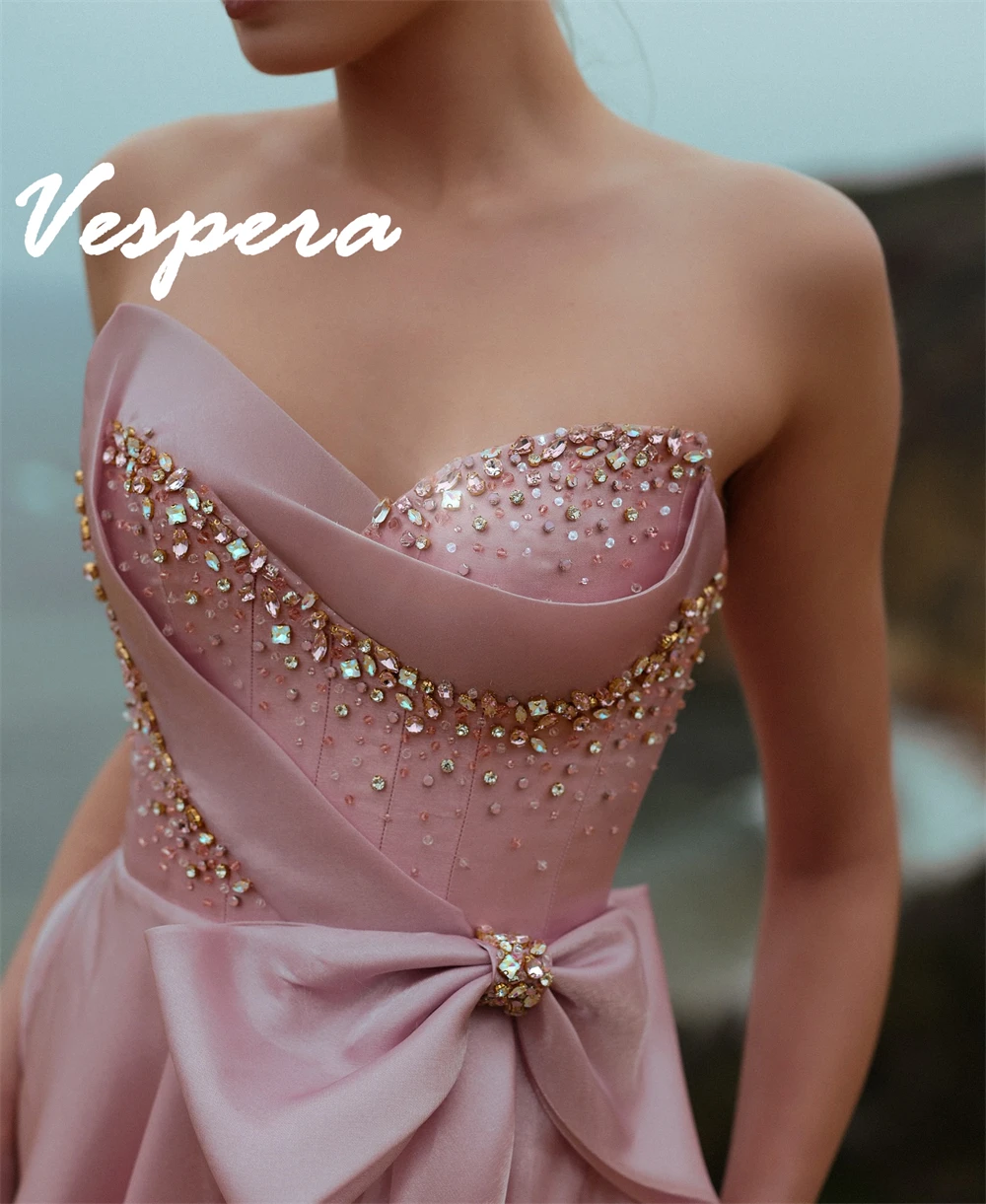 사용자 정의 럭셔리 핑크 새틴 이브닝 드레스 절묘한 Strapless 민소매 댄스 파티 드레스 기질 특별 행사 가운