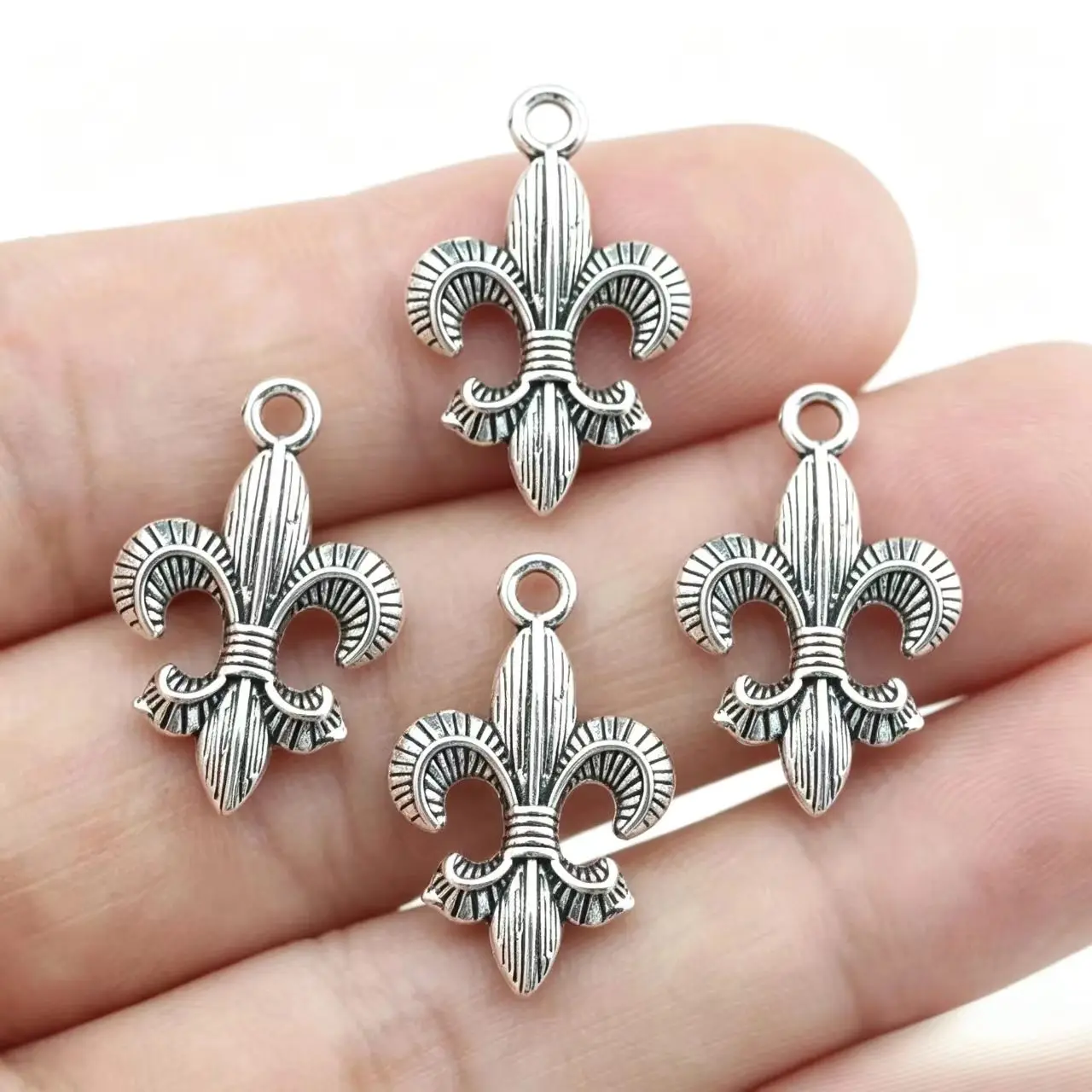 15Piece 14*23mm Antique Silver Plated Fleur De Lis Charm DIY Lis Lily Flower Pendant for Handmade Making Vintage Jewelry