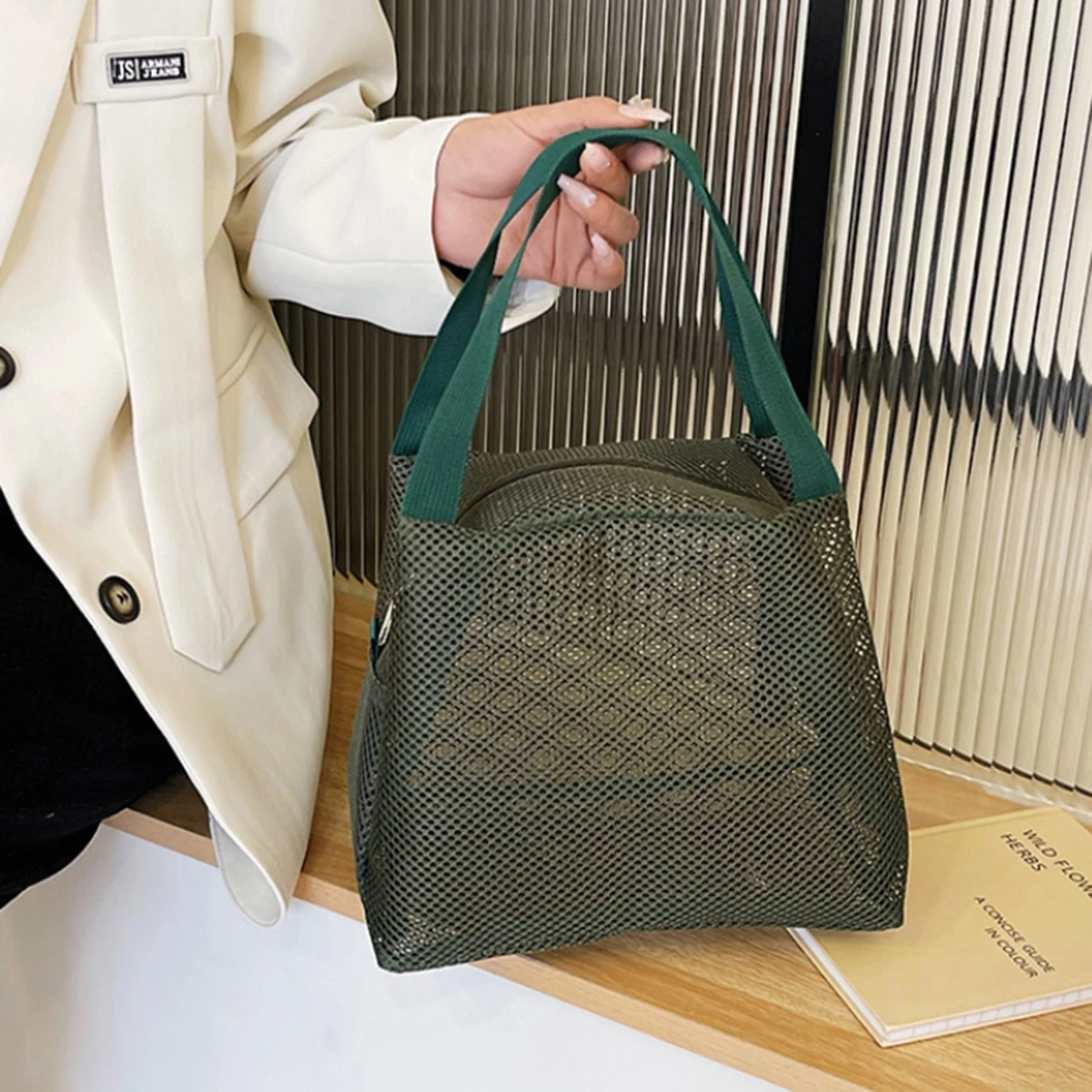 Large Capacity Travel Mesh Bag Portable Cosmetic Zipper Pouch with Handle New Design Makeup Toiletry Beach Bag
