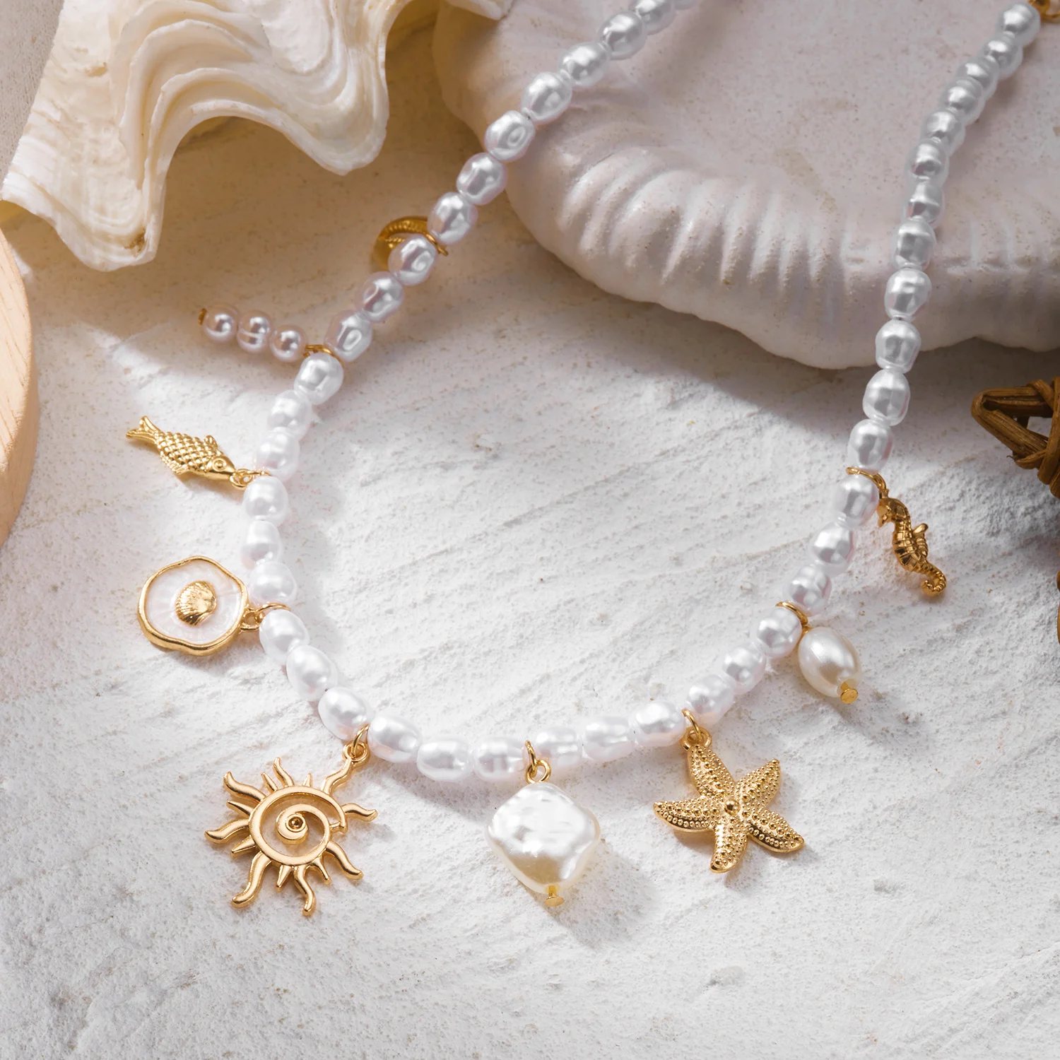 Böhmische Imitationsperlen-Halskette für Frauen, Ozean-Serie mit Muschel-, Seestern- und Schneckenanhänger, Strandparty-Schmuck