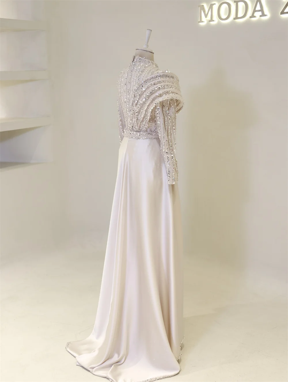 كونتيسا دبي مخصص على شكل حرف a فساتين لحضور الحفلات الموسيقية أنيقة طويلة الأكمام vestidos de noche بريق مطرز هملين مساء رسمي 2025 #2