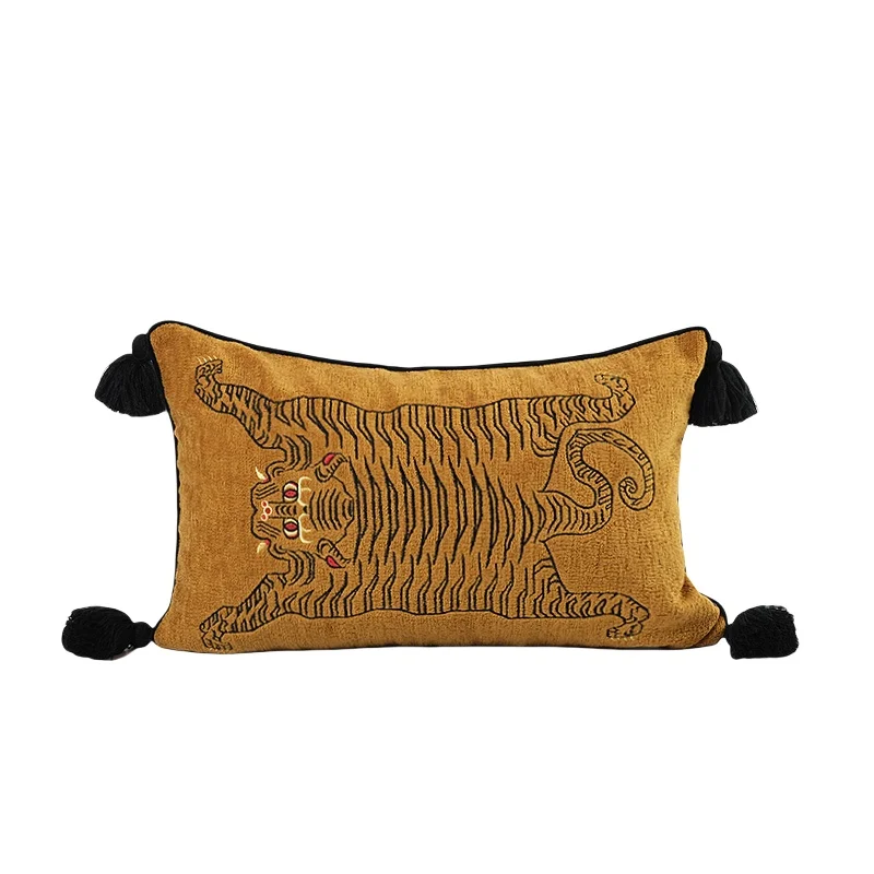 

Retro Tiger Pillow Luxury Yellow Cushion Case Embroidery Velvet Decorative Pillow Cover For Sofa Chair Home Decorations