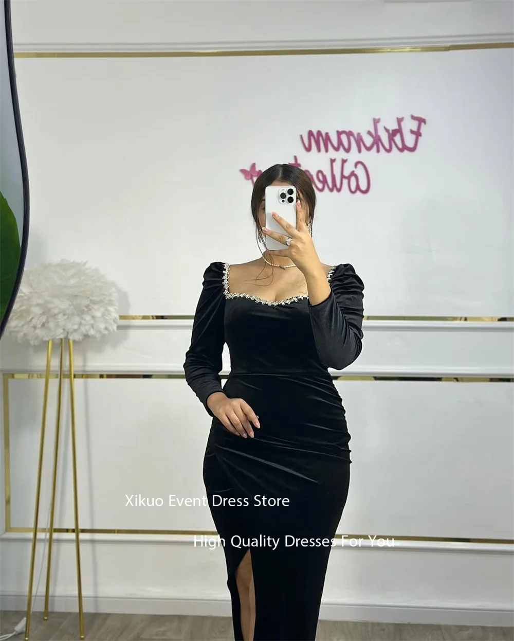 فساتين سهرة Xikuo كريستال مخملية بفتحة جانبية وفتحة رقبة مربعة رداء حفلات مكشكش حورية البحر فيستدوس دي نوش أنيقة مخصصة