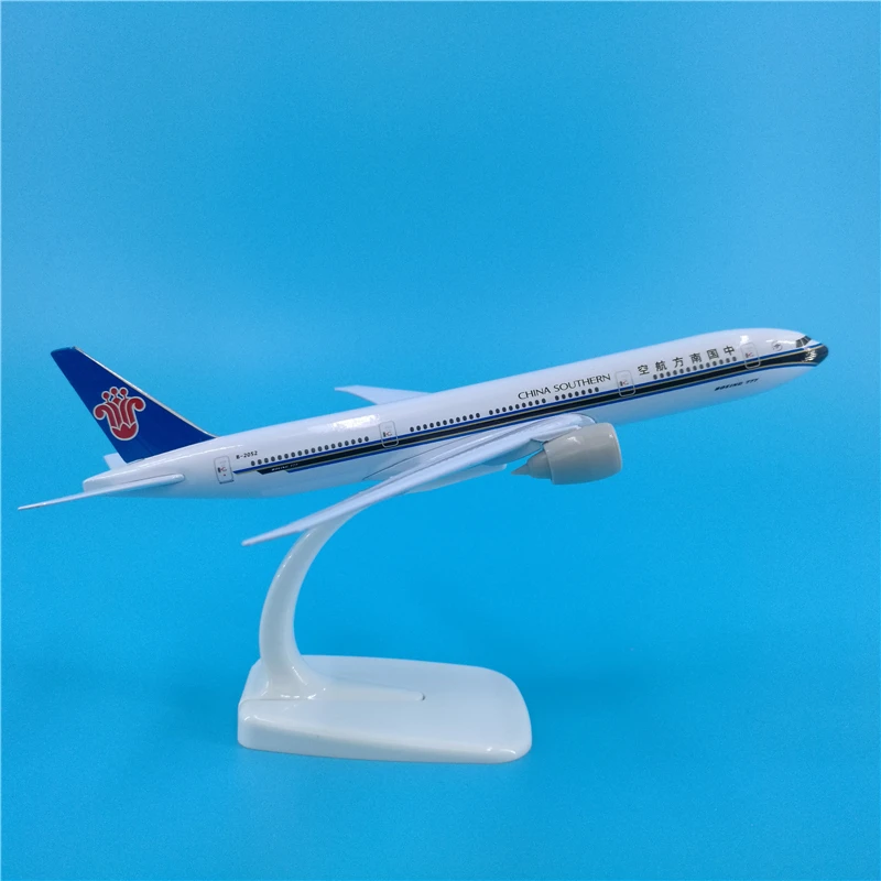 

20cm Diecast 1:400 Scale China Southern Airlines B777 Alloy Static Aircraft Model Ornament Collection Souvenir Display Toys