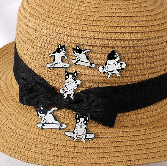 

Эмалированные булавки на заказ, черно-белая пятнистая брошь для собаки, значок на лацкане, сумка, мультяшное ювелирное изделие, подарок для детей, друзей, скейтборда, движение собак