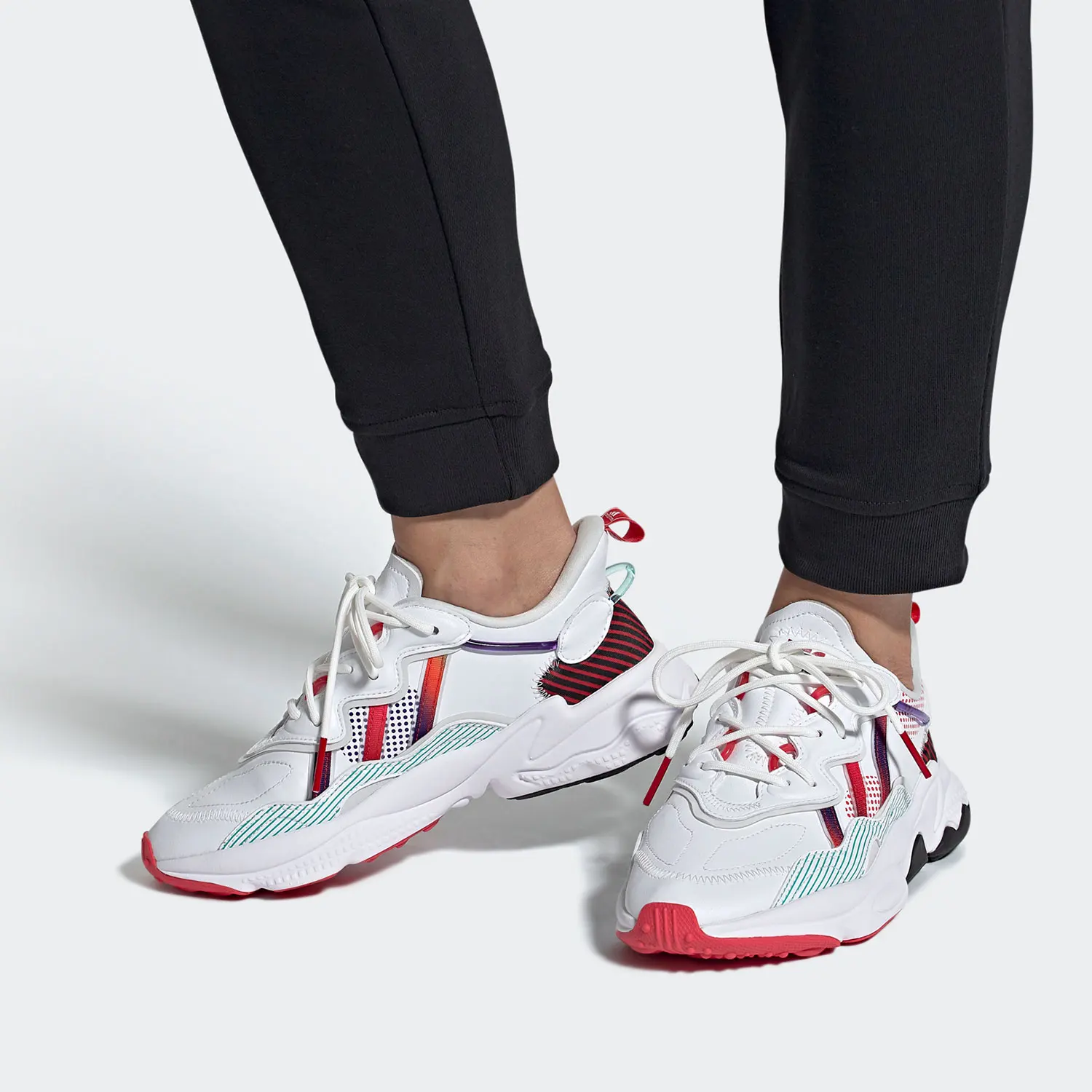 

Adidas genuine Trefoil OZWEEGO W Unisex Classic Casual Sport Shoes Q47190