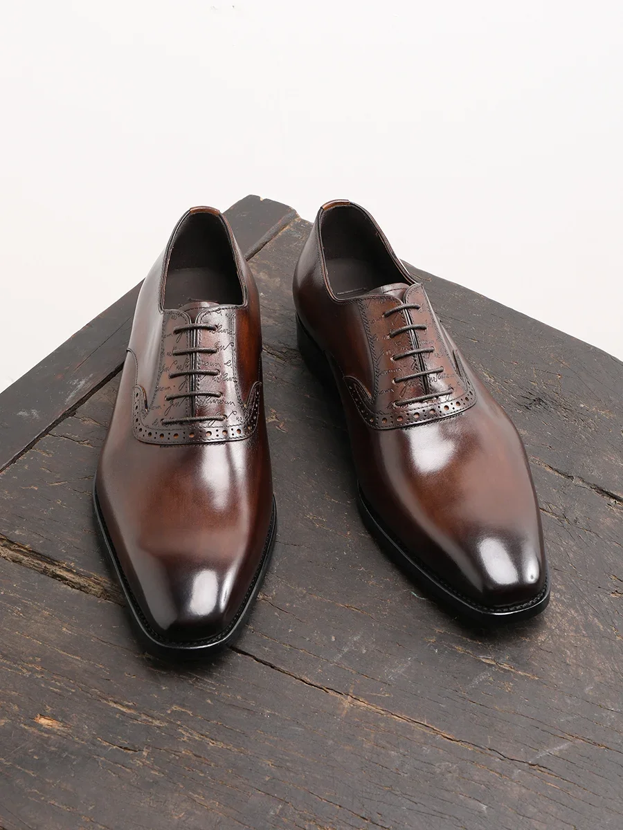 

2024 Oxford Shoe Men's Leather Formal Dress Business Hand Painted English Carved Leather Shoes Vintage Bridegroom Suit Shoes