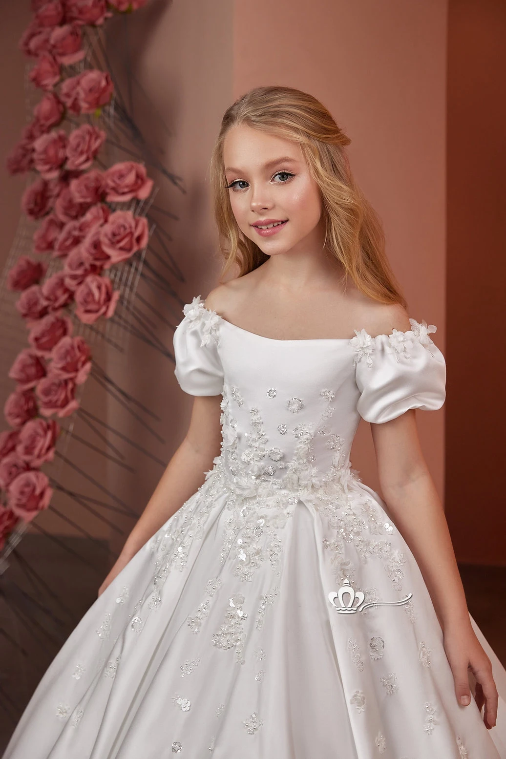 Robe à fleurs en Satin blanc pour filles, pour mariage, épaules dénudées, avec des appliques de perles, robes de concours d'anniversaire élégantes, robe de première Communion