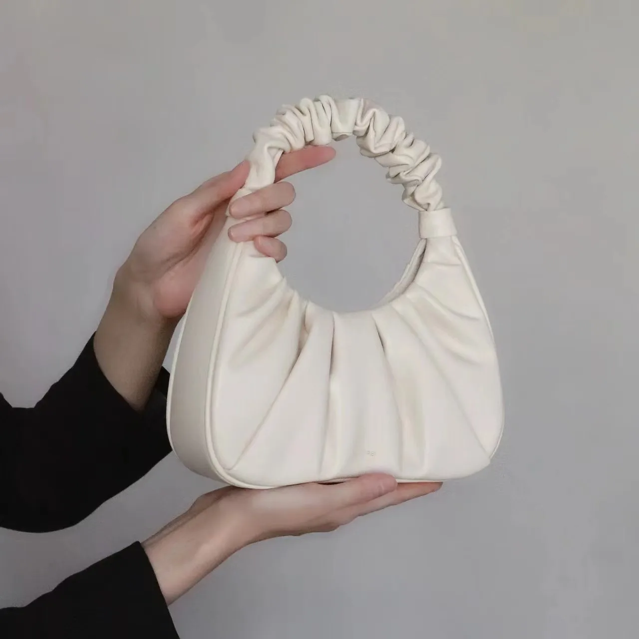 

Puffy Y2K Cloud Bag 2025, Pleated Soft Shoulder Bag, Chic & Casual Convertible Top Handle Purse for Day To Night Looks