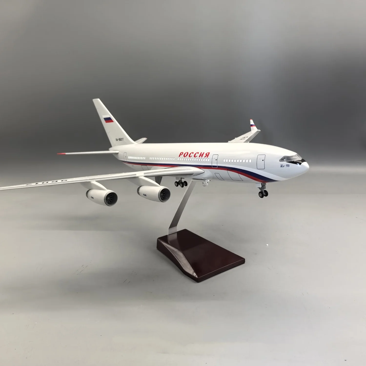 

1/120 Scale Plane 46cm Resin IL96-300 Russian Air Force One Aviation Model Airplane Toy With Lights Stable Base Boy Toy Souvenir