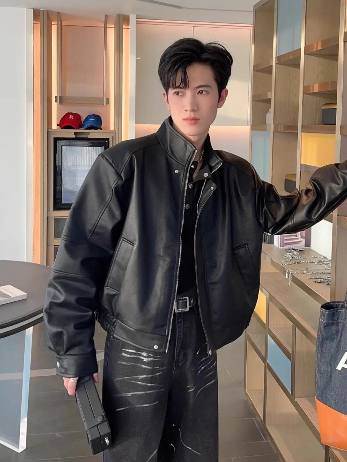 

Куртка мужская из искусственной кожи, модная, брендовая, весна-осень, черная, в стиле мотоциклетной одежды, с воротником-стойкой, на молнии, свободного кроя, повседневная