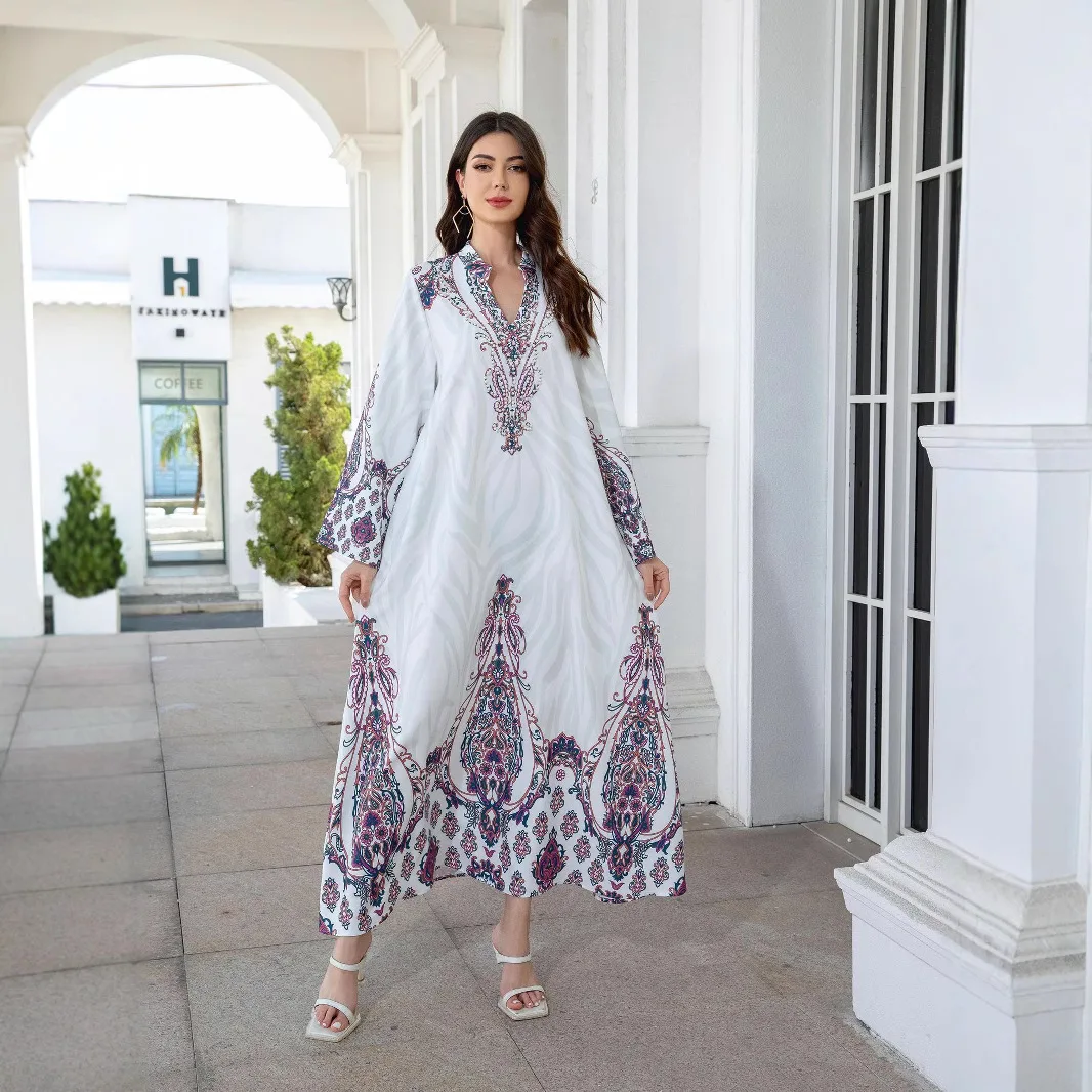 

Middle East Muslim stand-up collar women's robe printed with diamonds beads dress fashionable simple temperament elegant vacatio