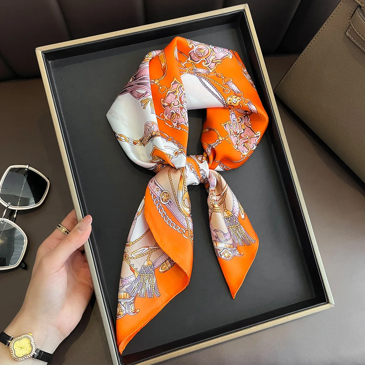 2025 neue Mode 70X70 cm Gedruckt frauen Schal Pashmina Seidenschal Quadrat Schal Dekorative Stirnband Hals Luxus Design Bandana