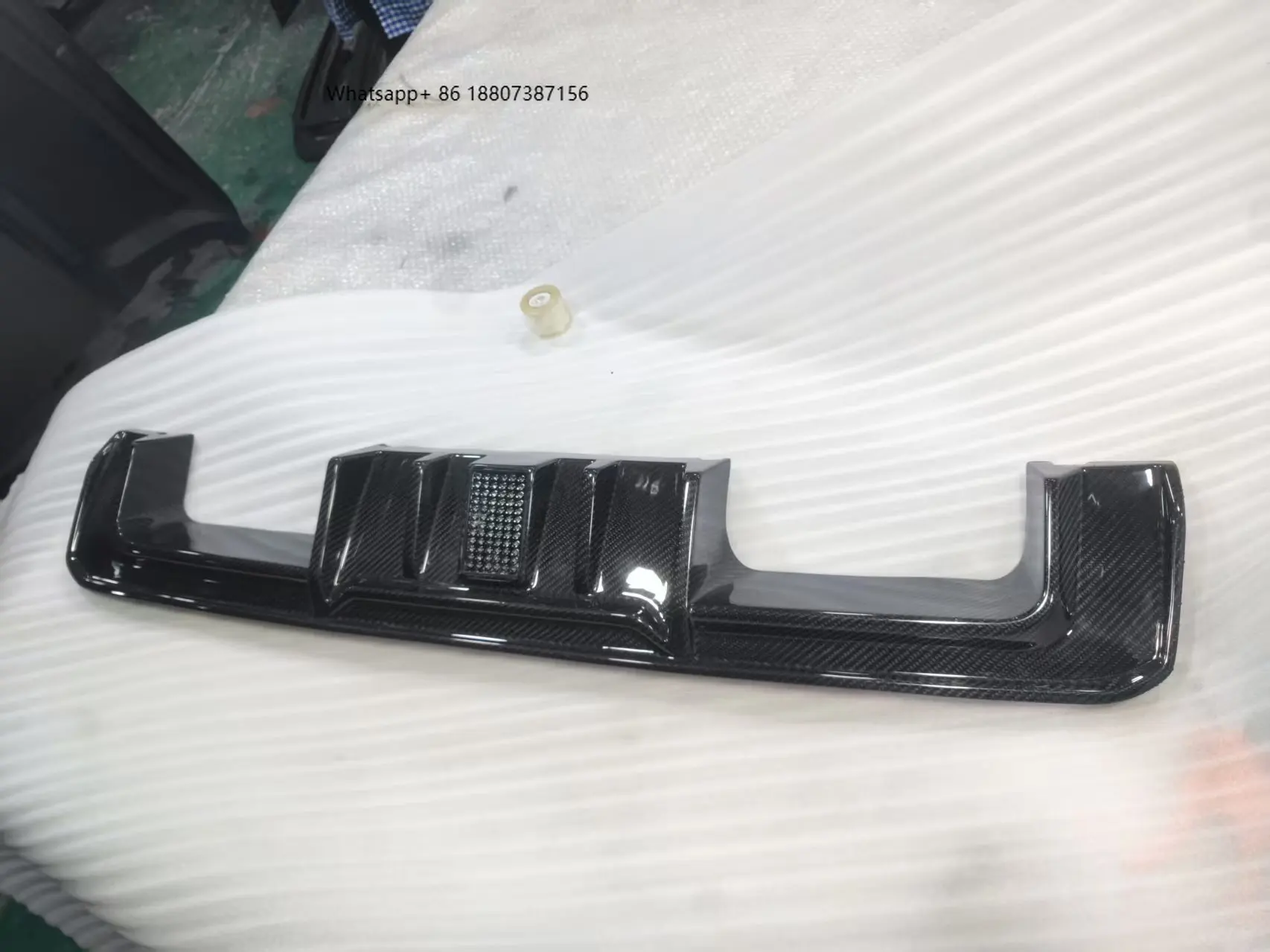 

Высококачественный задний диффузор из сухого/влажного карбона в стиле R44 со светодиодными фарами для BMW G80 G81 M3 G82 G83 M4, идеальная совместимость