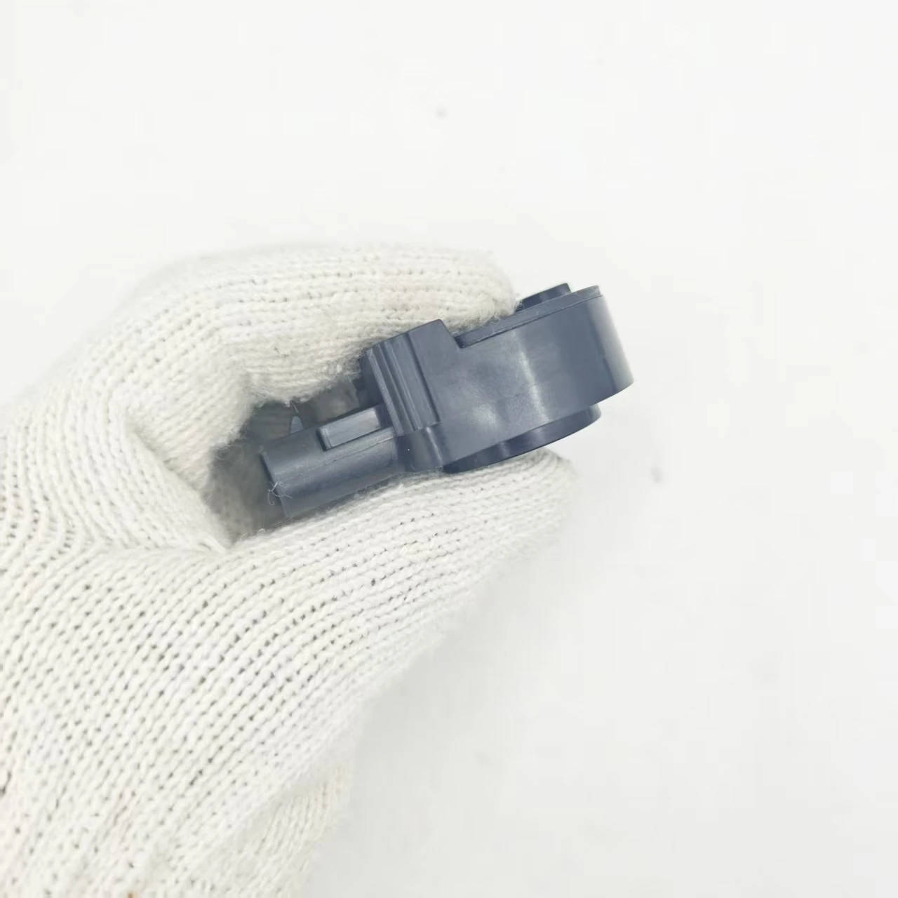 1pc 2603893C91 Throttle position sensor for Cummins- 133284 131973  85101350