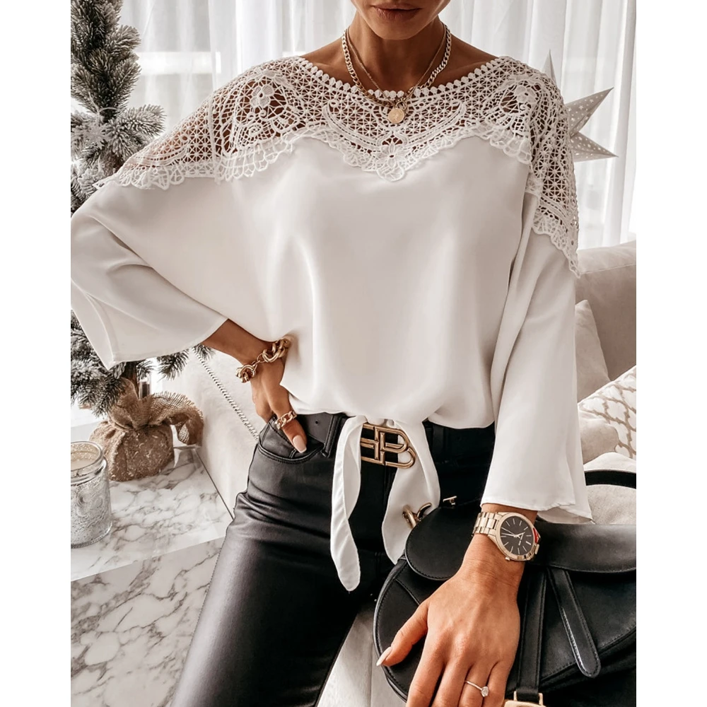 Sexy aushöhlen Kontrast Spitze Langarm weiß Top für Frauen Mode lässig Rundhals-Shirts Frühling Sommer Femme Bluse