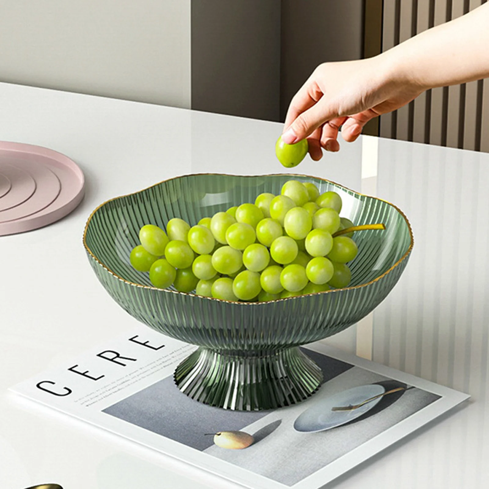 Draining Fruit Plate Luxurious Plastic Footed Fruit Bowl Beautiful Healthy with Draining Hole for Coffee Table for Living Room