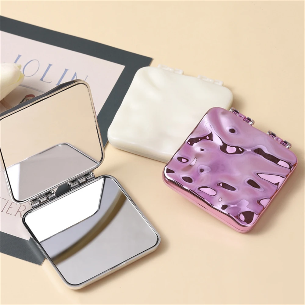 1PC Dubbelzijdige Kleine Spiegel Voor Vrouwen Draagbare Opvouwbare Handbediende Kan Stand Make-Up Spiegel High-definition SpiegelCosmetische Gereedschappen