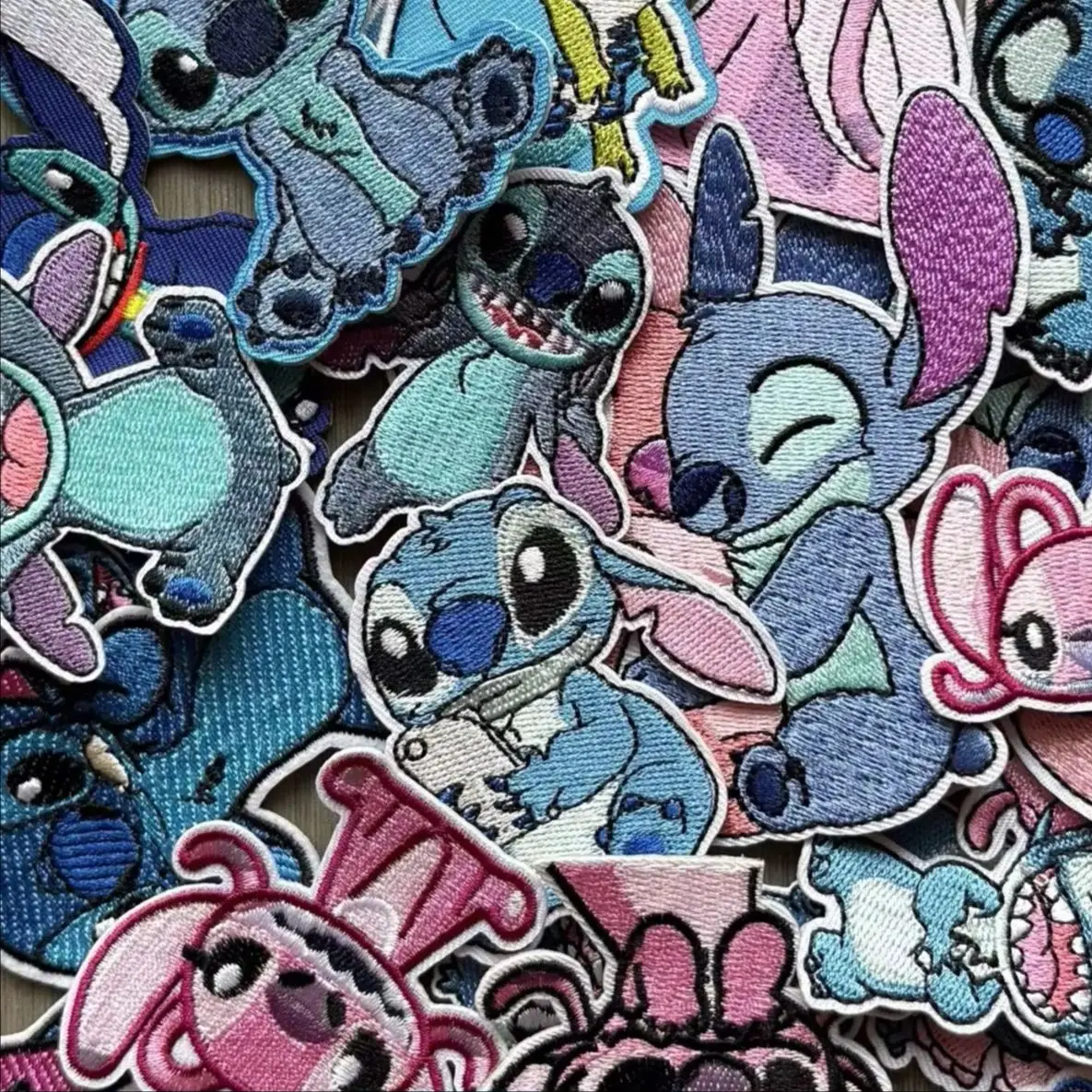 8-20Pcs Cartoon Cute  Alien Dog for Anime Children Clothing T-shirt Jeans Coat iron on Embroidery Patches Clothes Applique