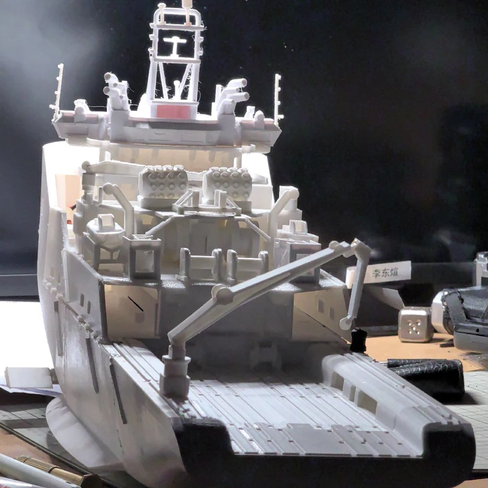 Łódź RC 66cm Symulacja Trzy Silniki Oceaniczna Łódź Sterowana Zdalnie Model Łodzi RC Drukowana w 3D Forma Zestaw Modelarski Łodzi RC Zabawka dla Dorosłych