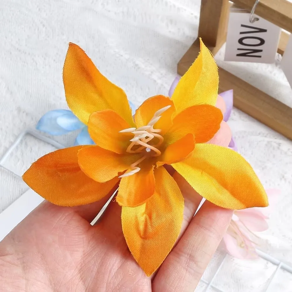 10 Stück Seiden-Kunstlilien DIY-Bouquet Handgefertigte Seiden-Kunstblumenköpfe Materialien Simulierte Doppelblüten-Lilien – Detail 9