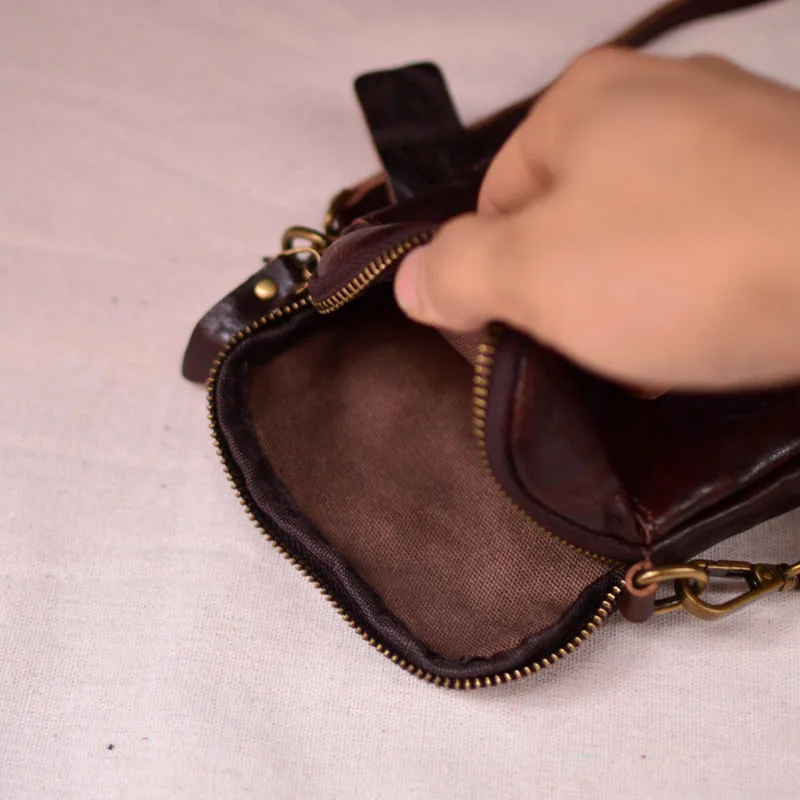 AETOO   Retro mini phone bag Casual leather crossbody bag vertical male baothead layer soft cowhide shoulder bag youth fold