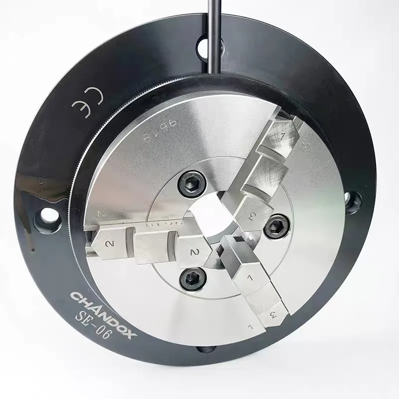 

Chandox brand factory fast ultra-thin 3 inch manual self-centering three-jaw chuck gear rotation SE 02 03 04 manual chuck