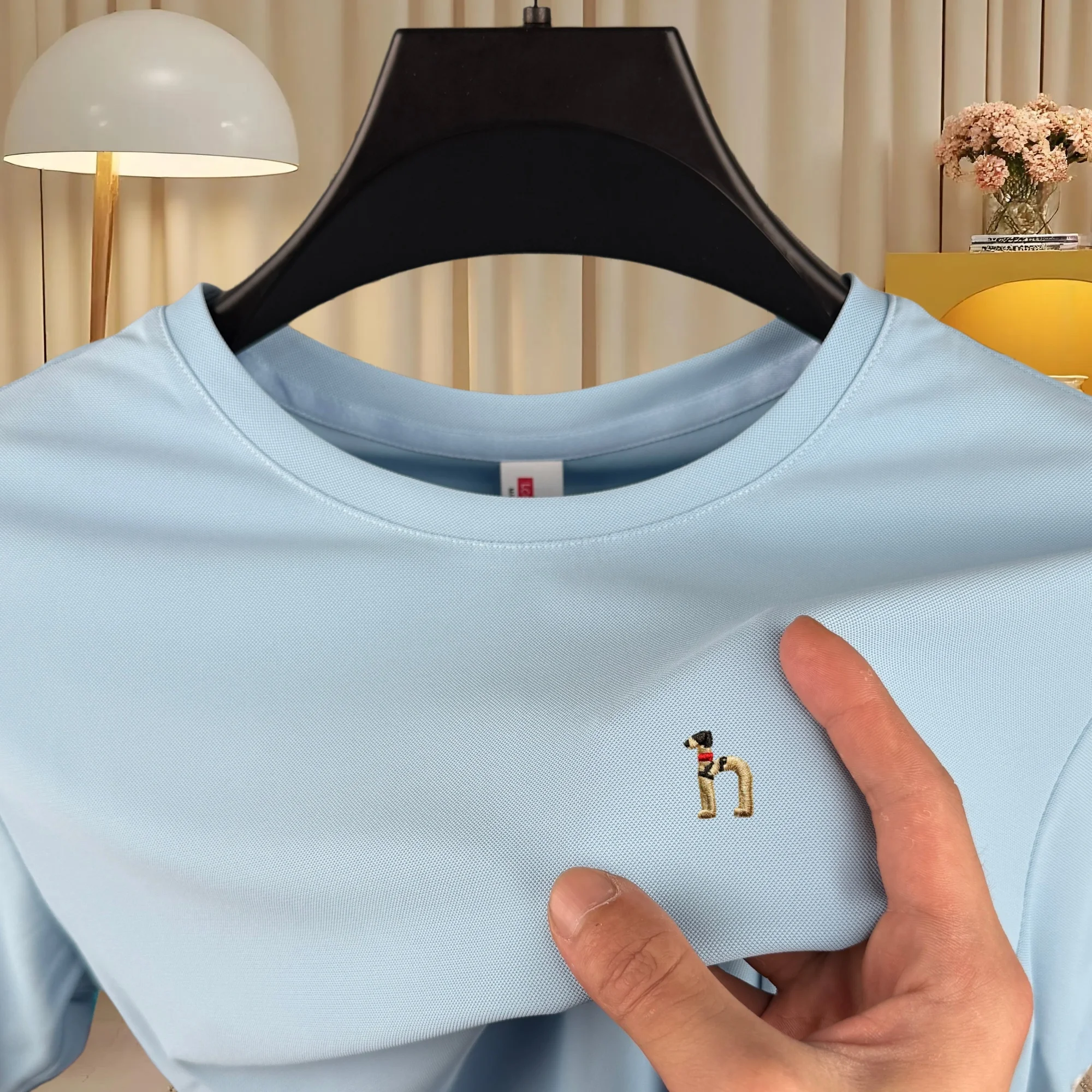 High end ice silk short sleeve men's round neck top summer fashion embroidered design dogs cool breathable casual sports T-shirt