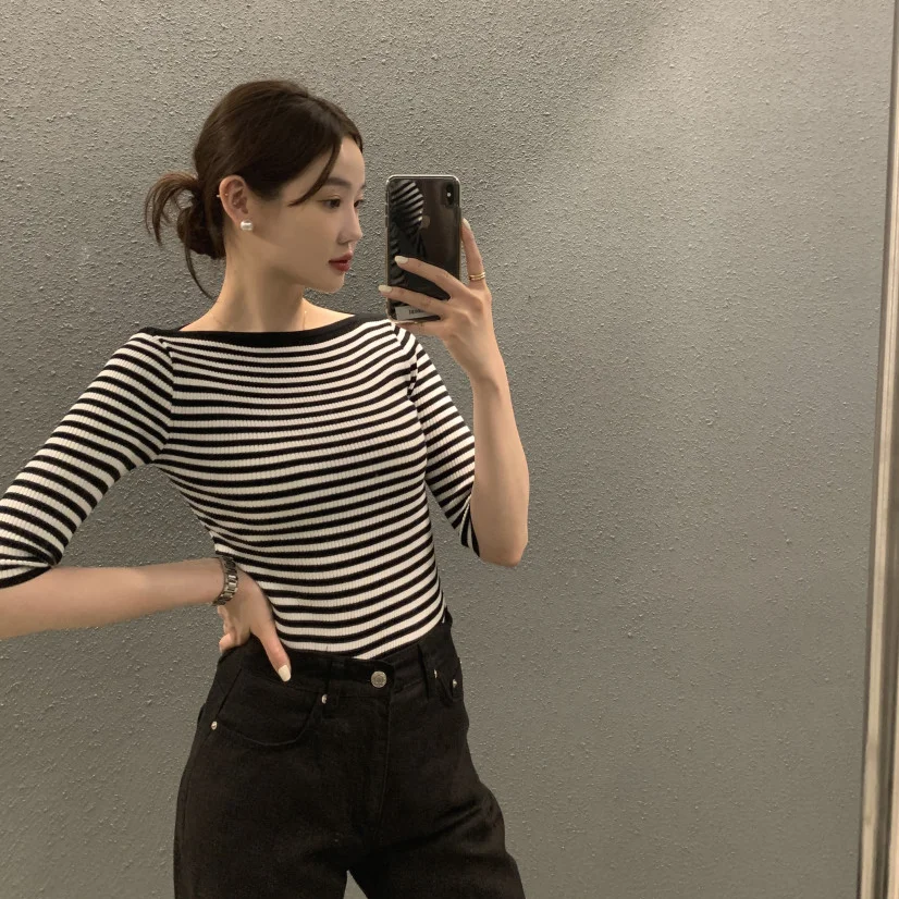 Slim Fit Boat Neck Half Sleeve Knitted Sweater Color Block Casual Style Women's Fashionable Top Chinese Brand Summer Wear